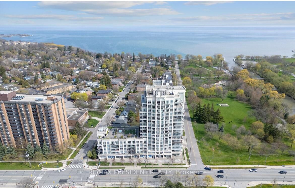Property Photo:  3865 Lake Shore Boulevard W 1101  ON M8W 1R4 