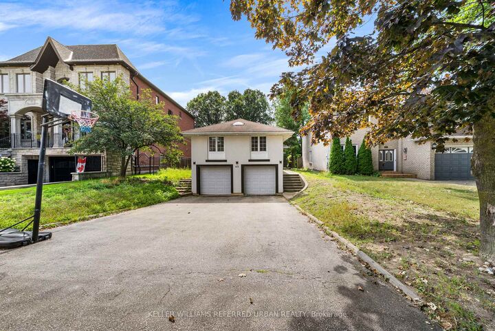 Property Photo: 63 Roosevelt Drive ON L4C 6V2
