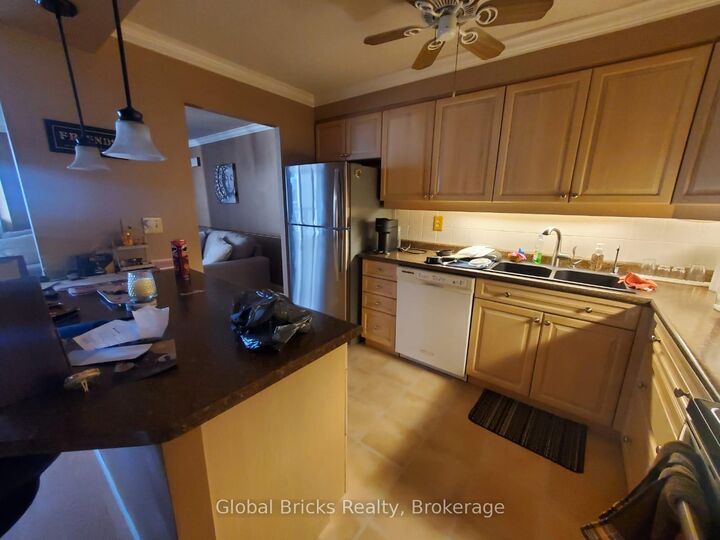 Property Photo:  323 Colborne Street 503  ON N6B 3N8 