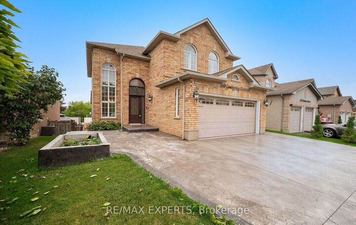 90 Coolspring Crescent — photo 1