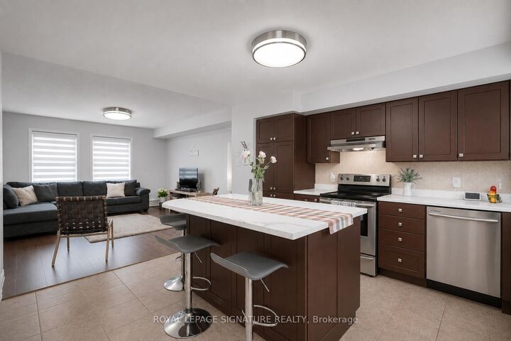 Property Photo:  4950 Winston Churchill Boulevard 114  ON L5M 8E4 