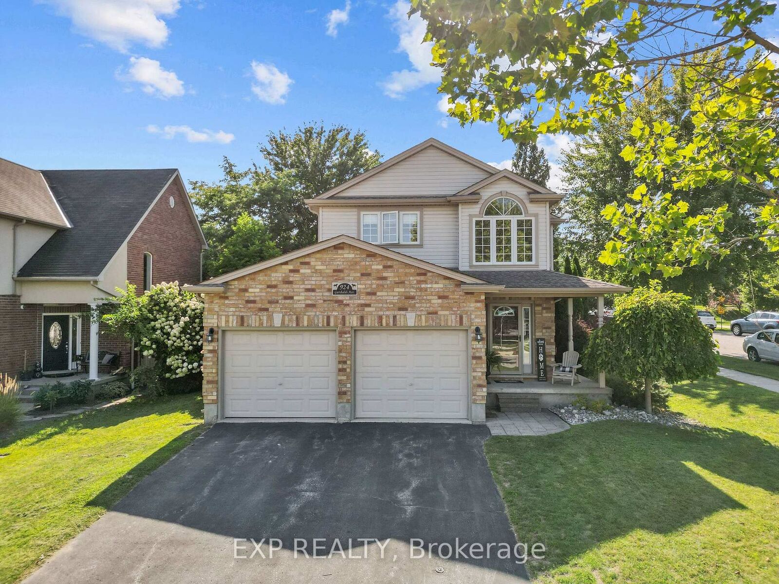 Property Photo:  924 Garibaldi Avenue  ON N5X 4J8 