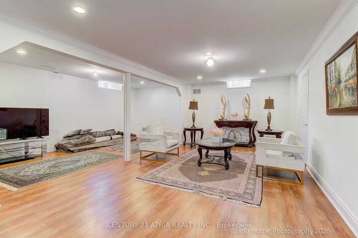 Photo de la propriété: 176 Laurentian Boulevard ON L6A 2V6