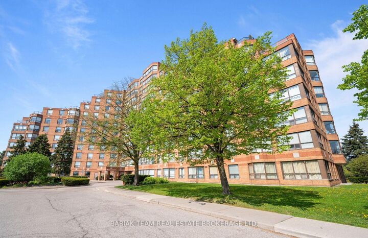 6 Humberline Drive 202 — photo 1