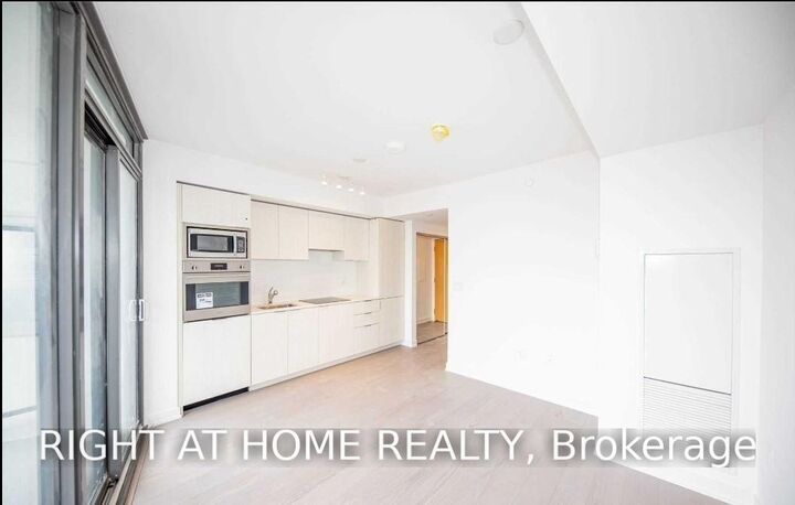 Property Photo: 11 Wellesley Street W 1112 ON M4Y 0G4