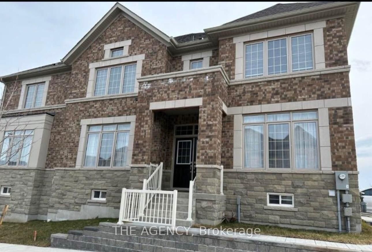 Property Photo:  2407 Hibiscus Drive  ON L1X 0H2 