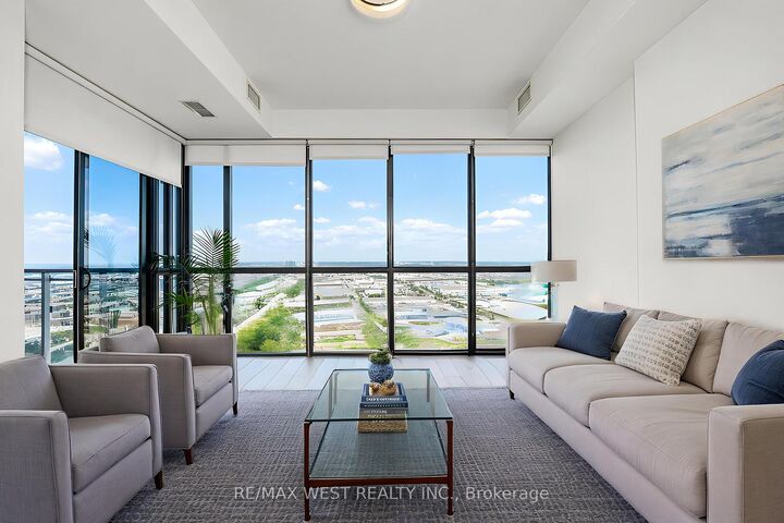 Property Photo: 2916 Highway 7 Road 3007 ON L4K 0K6