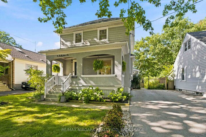 Property Photo: 9 Johnston Street ON K2N 5K5