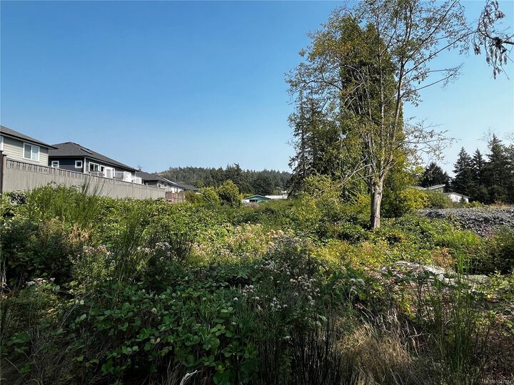 Property Photo: 3409 Luxton Rd BC V9Z 2Z3