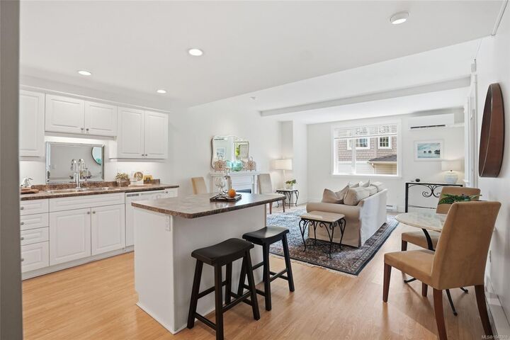 Property Photo: 193 Second Ave W #101 BC V9K 2N5