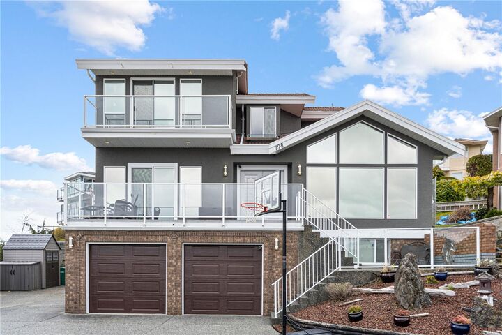 Property Photo: 198 Heritage Dr BC V9V 1J9