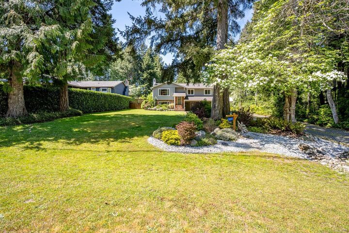 Property Photo: 1023 Sylvan Rd BC V9M 3Z1