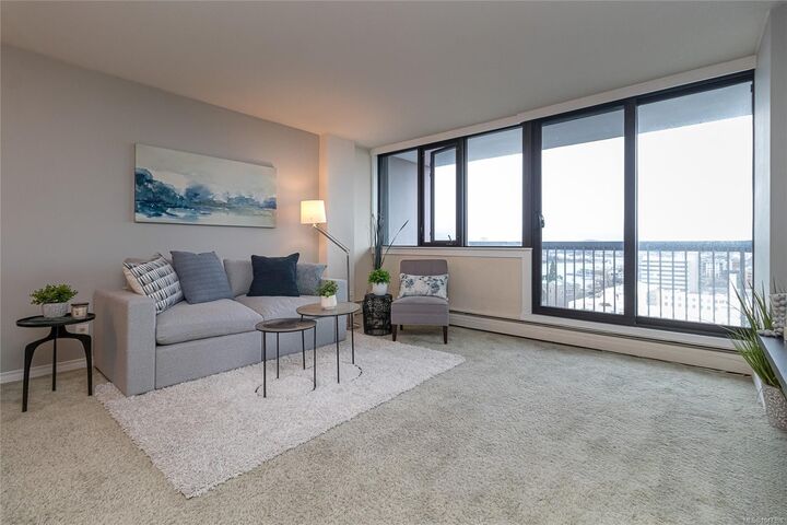 Property Photo:  647 Michigan St #1603  BC V8V 1S9 