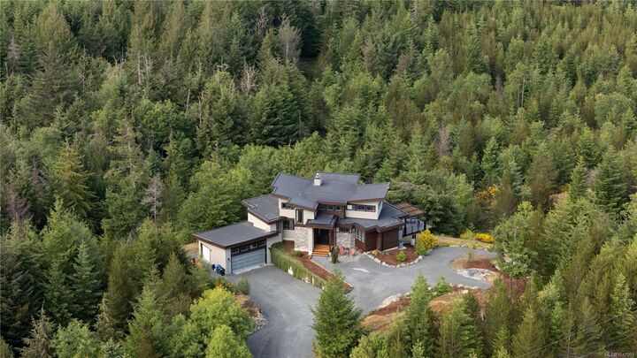 Property Photo: 1150 Stonecrest Way BC V8H 2J1