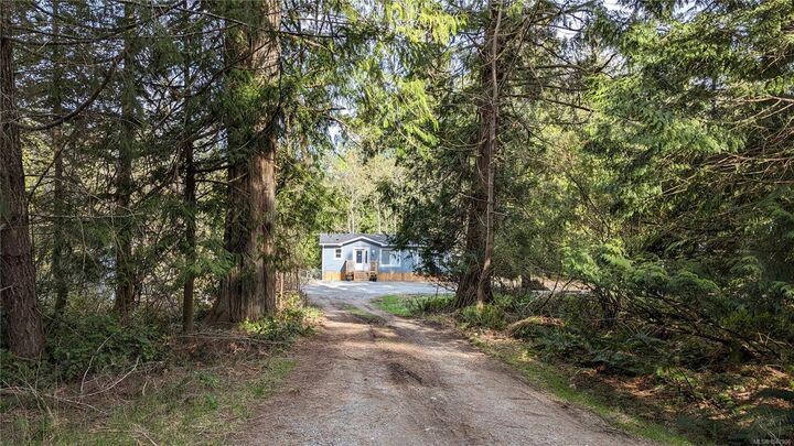 Property Photo: 1040 Conville Rd BC V0R 1X2