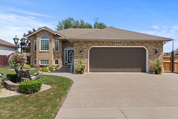 Property Photo: 256 Ashwood ON N8L 1E7