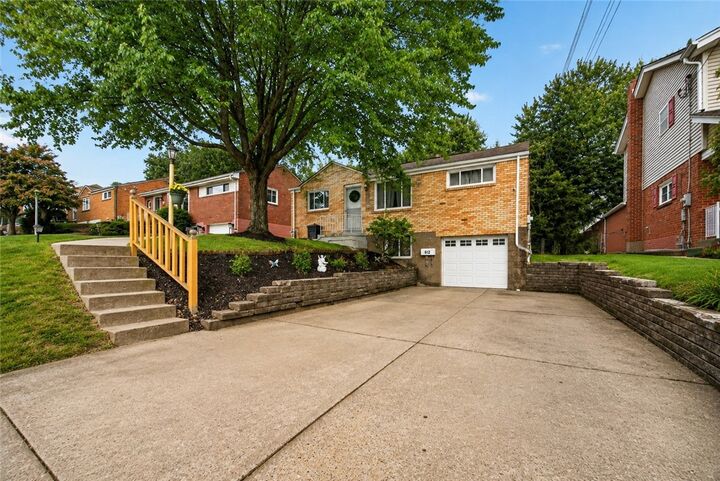 Property Photo:  612 Charlotte Dr  PA 15236 