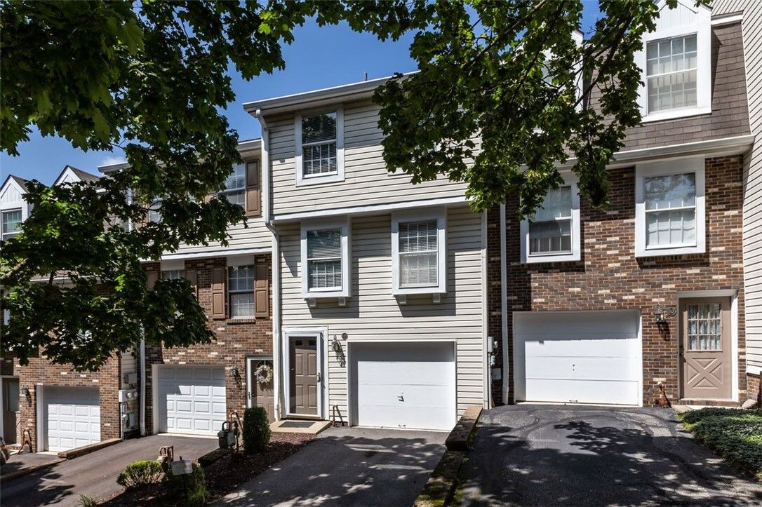 Property Photo: 115 Saxonwald PA 15234