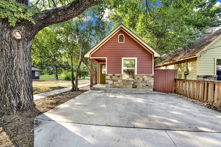 Property Photo: 301 Armstrong Street TX 78666