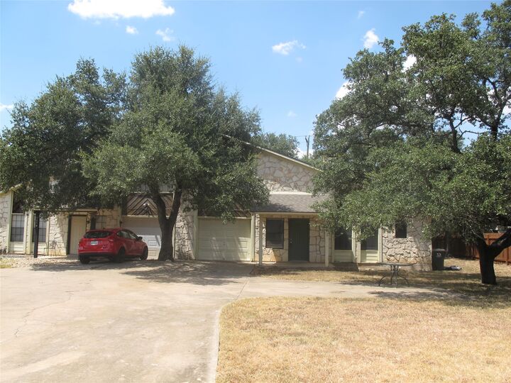 Property Photo:  509 Algerita Drive B  TX 78628 