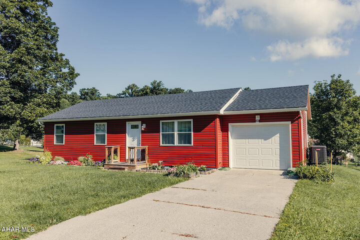 Property Photo: 1317 Spring Run Drive PA 16601
