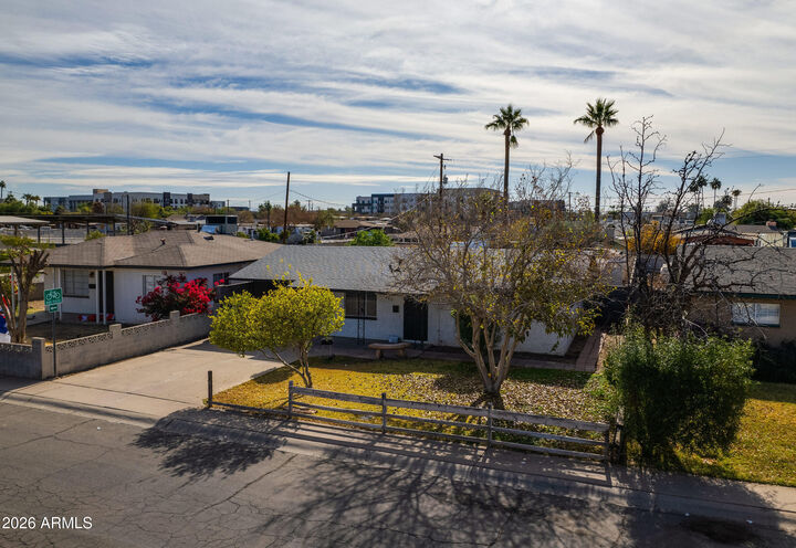 Property Photo:  2089 E Don Carlos Avenue  AZ 85281 