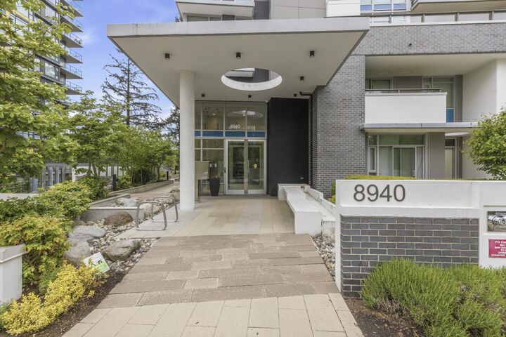 8940 University Crescent 702 — photo 1