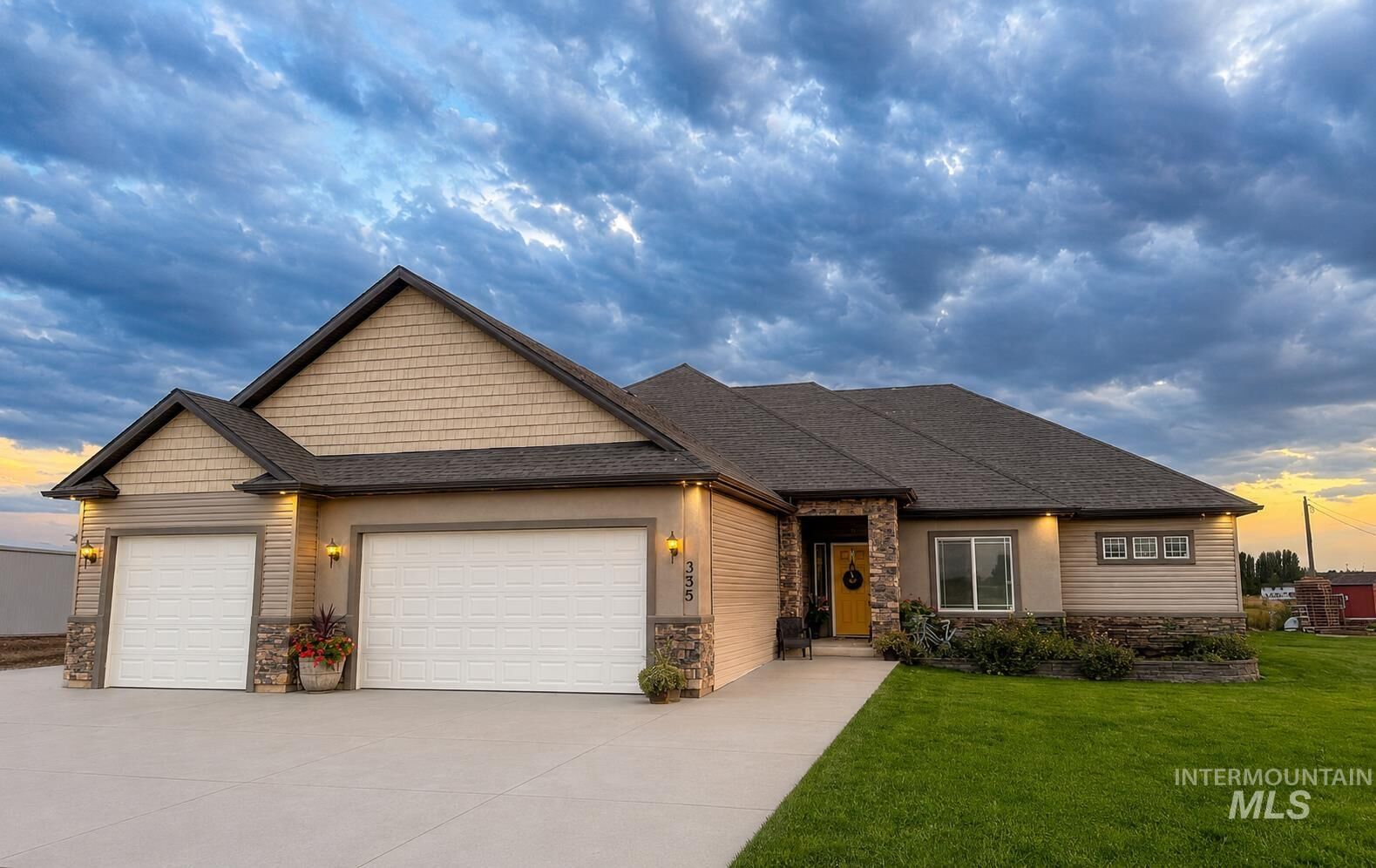 Property Photo: 355 14th St ID 83336