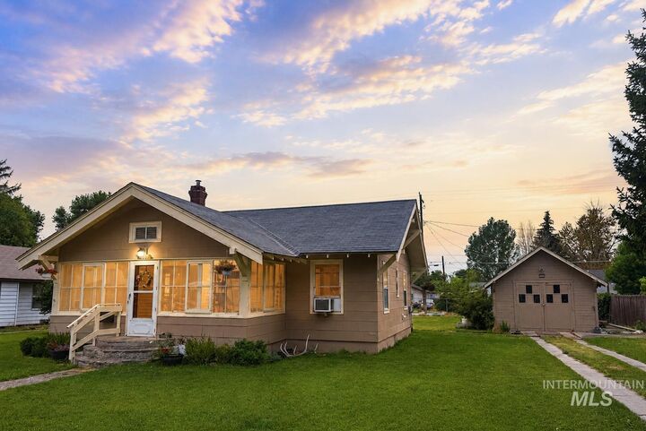 Property Photo:  1015 E Street  ID 83350 