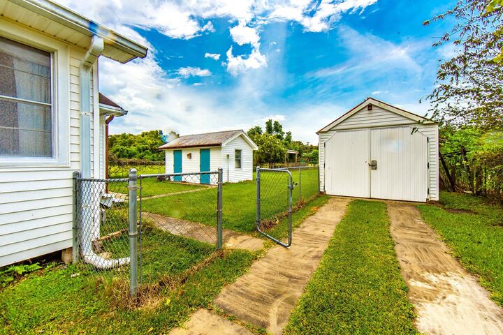 Property Photo:  1095 Highway 304  LA 70301 