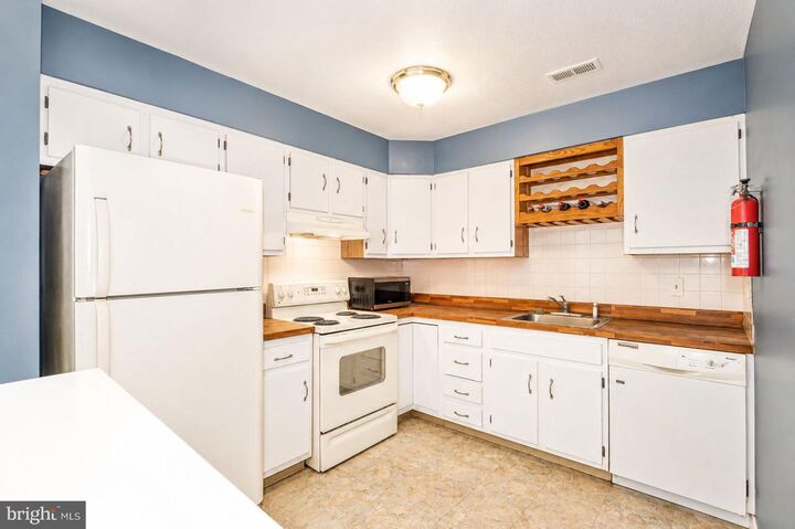 Property Photo: 276 Juanita PA 19057