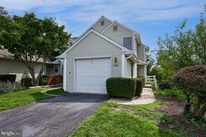 Property Photo:  1091 Country Hill Drive  PA 17111 