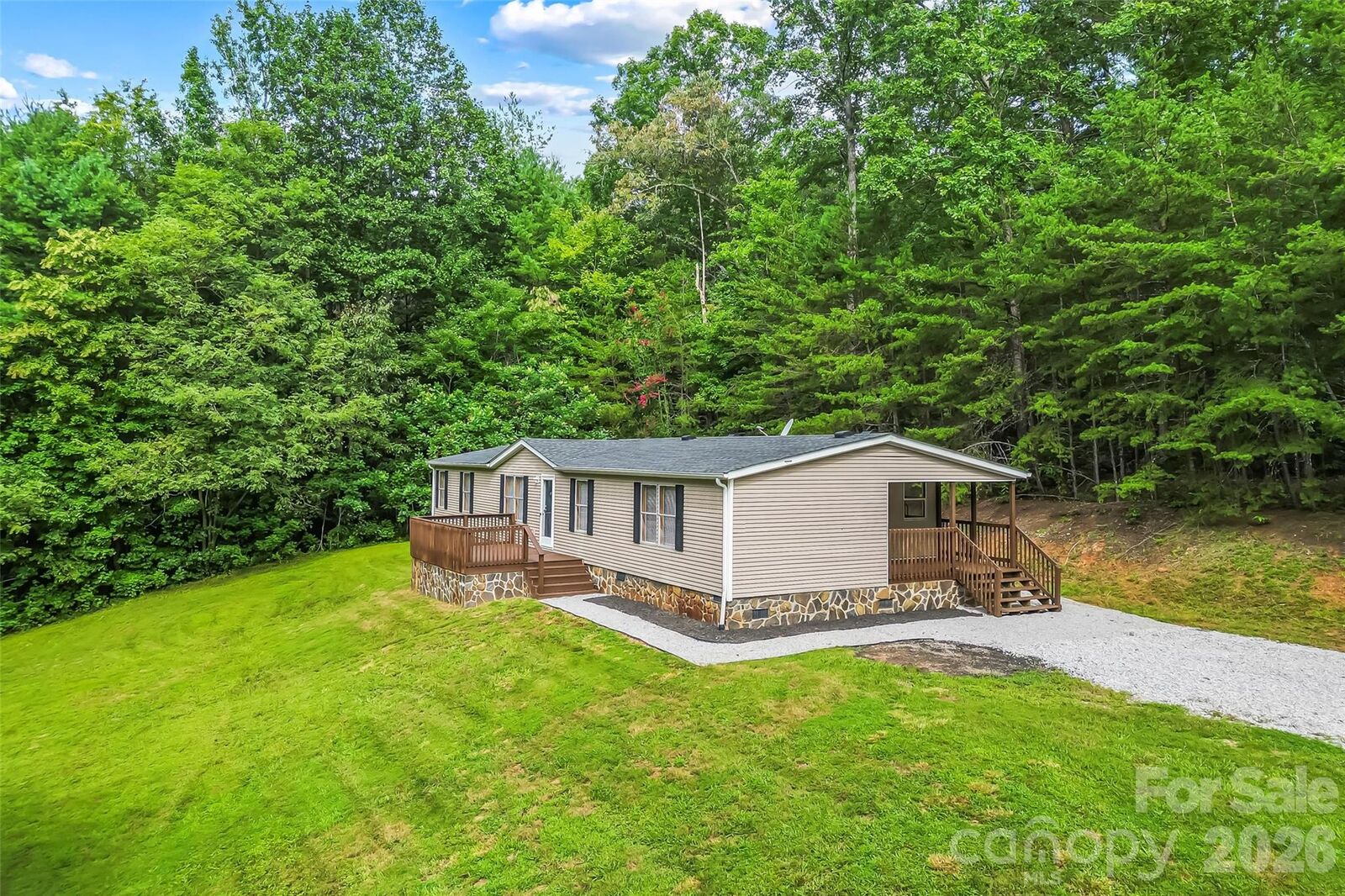Property Photo: 390 Stacy Hollow Drive NC 28752