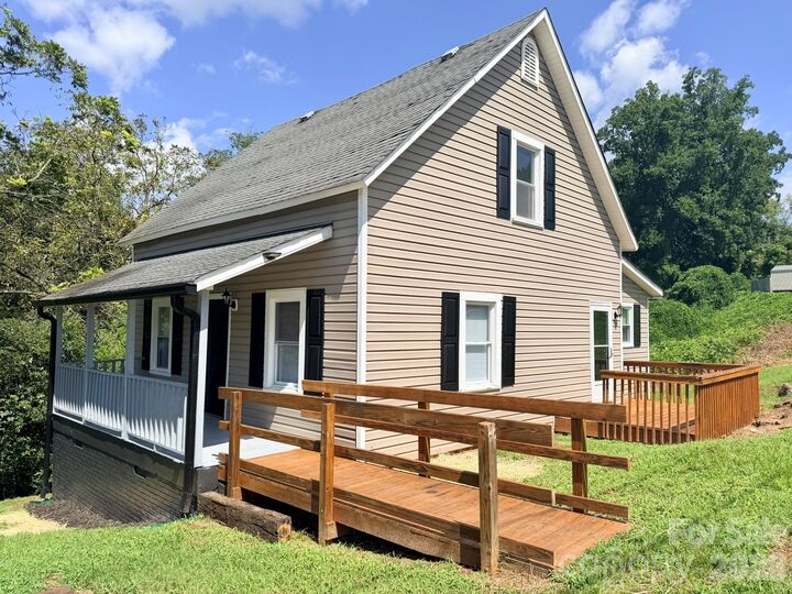 Property Photo: 301 Magnolia Street NC 28630