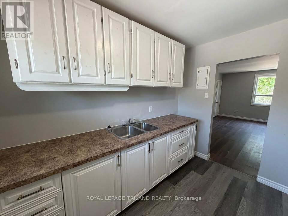 Property Photo:  202 Colborne Street B  ON N6B 2S2 