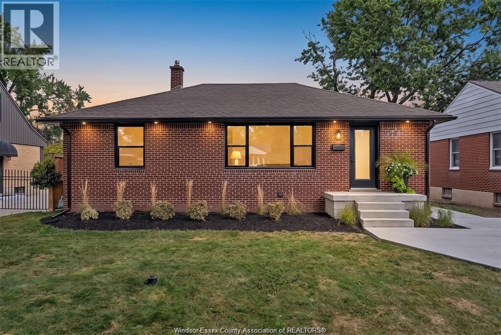 Property Photo:  994 Isabelle  ON N8S 3B2 