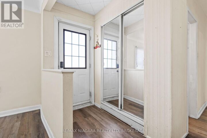 Property Photo:  73 Hillview Road Upper  ON L2S 1S8 