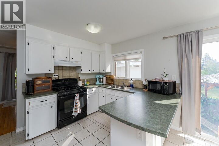 Property Photo: 203 Watson Crescent BC V2L 4P4