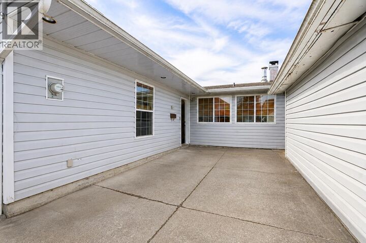 Property Photo: 64 Starling Street BC V8C 1K5