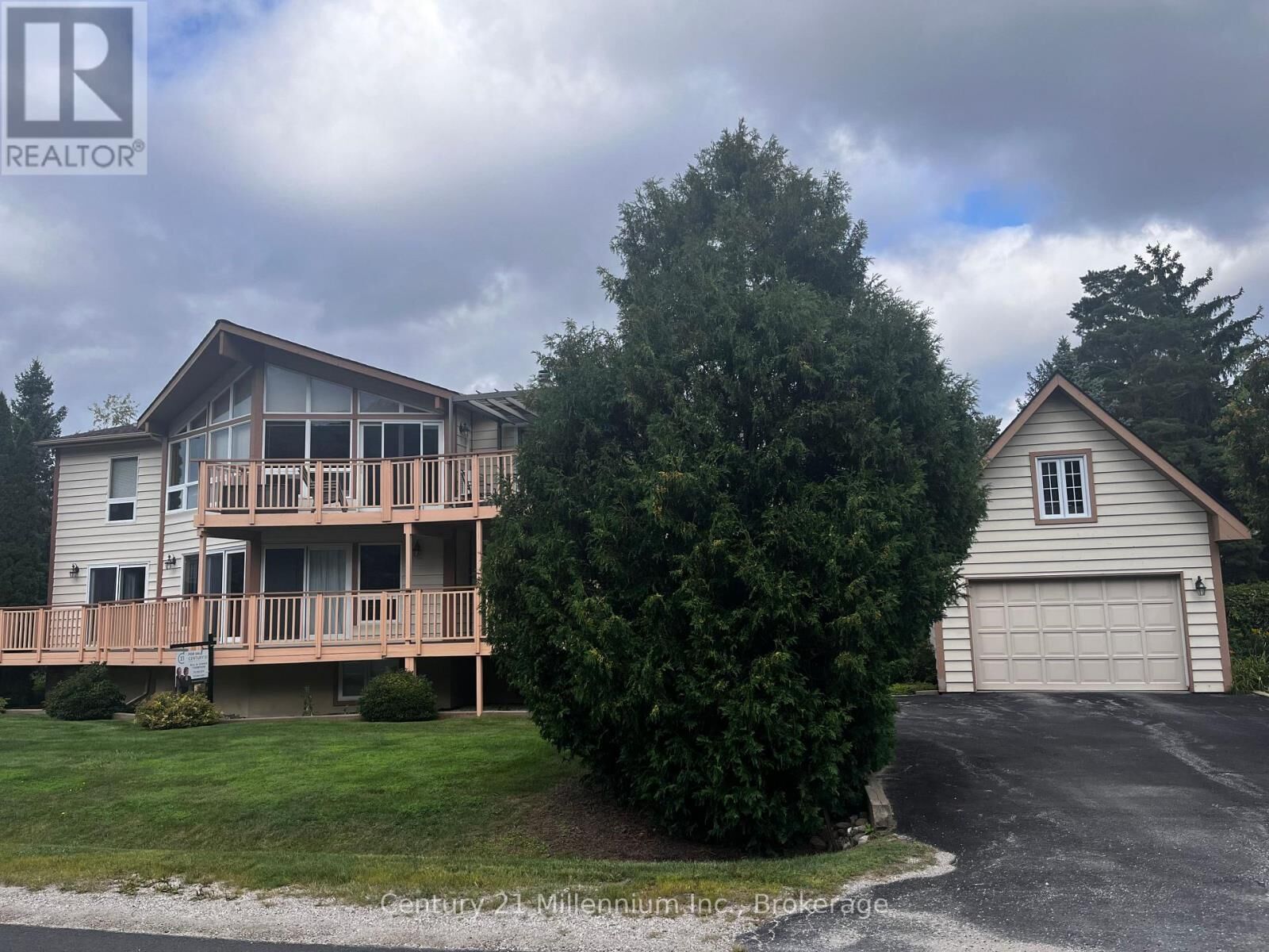 Photo de la propriété:  130 Pioneer Lane  ON L9Y 0M7 