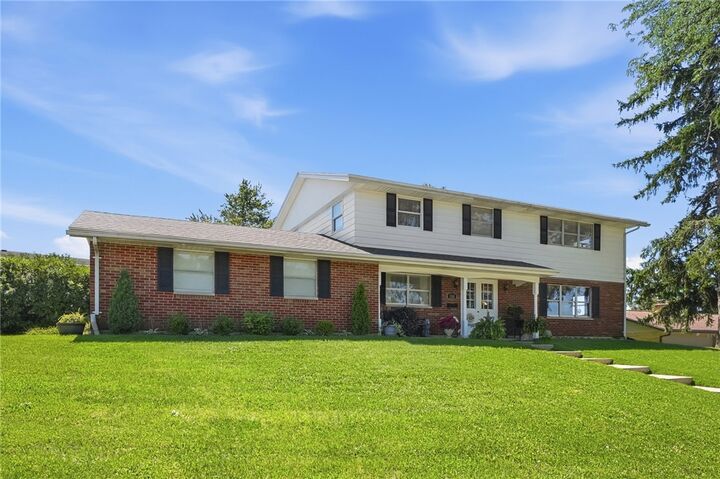 Property Photo: 3161 Sherwood Park Drive OH 45505