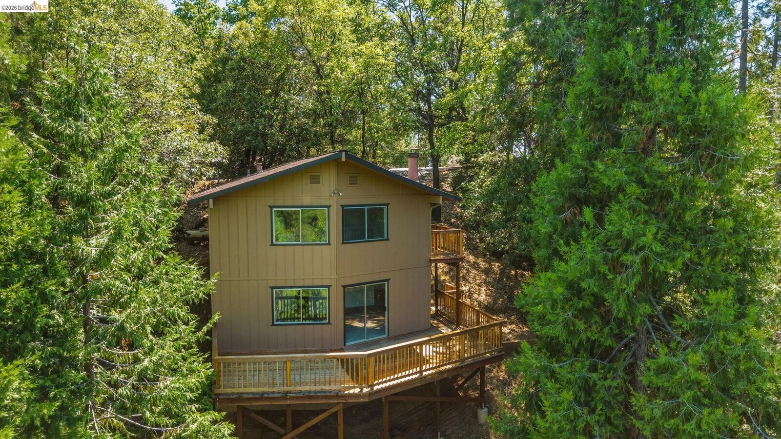 Property Photo: 20550 Deerhaven Dr CA 95379