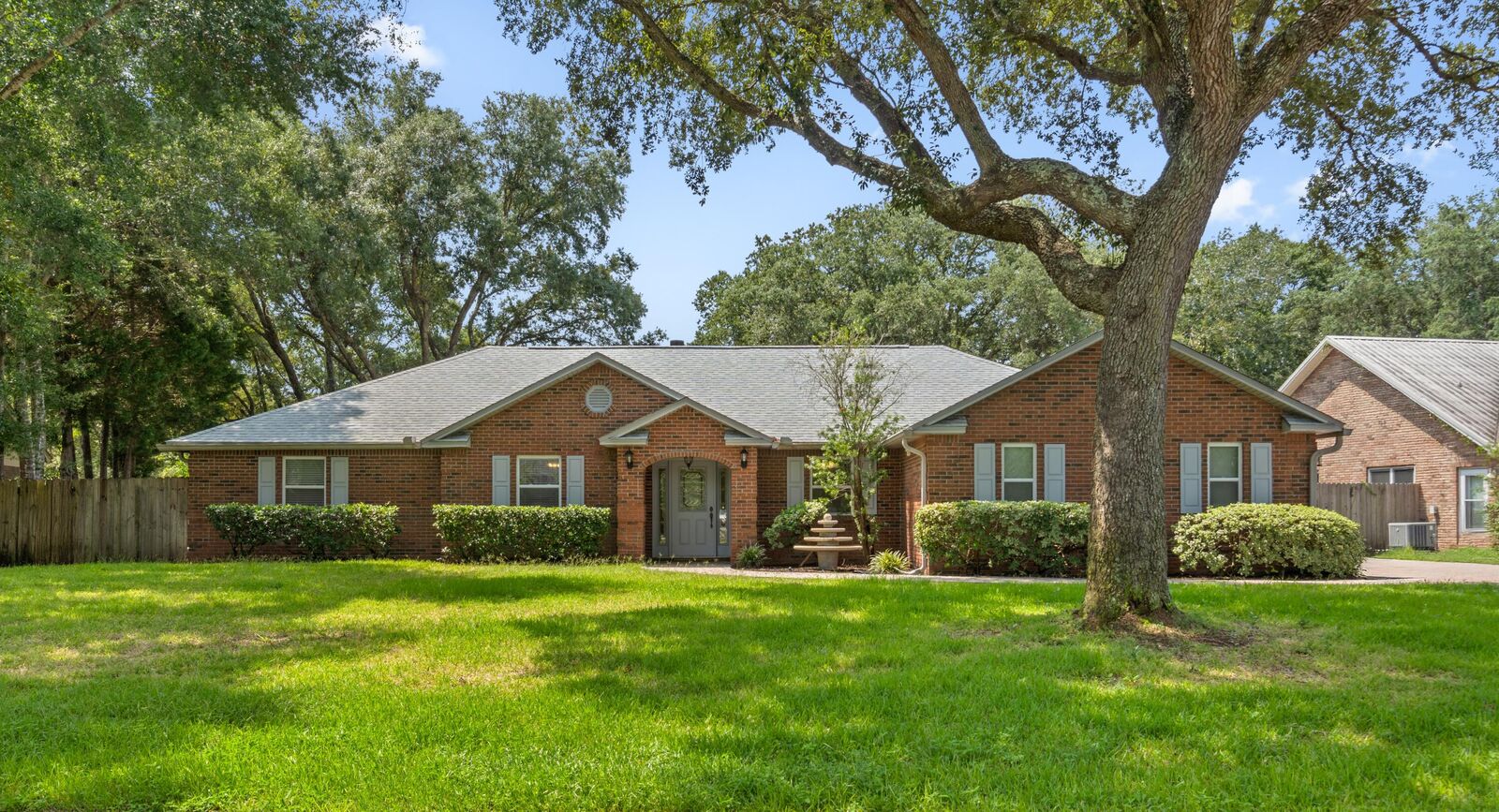 Property Photo:  6805 Avenida De Galvez  FL 32566 
