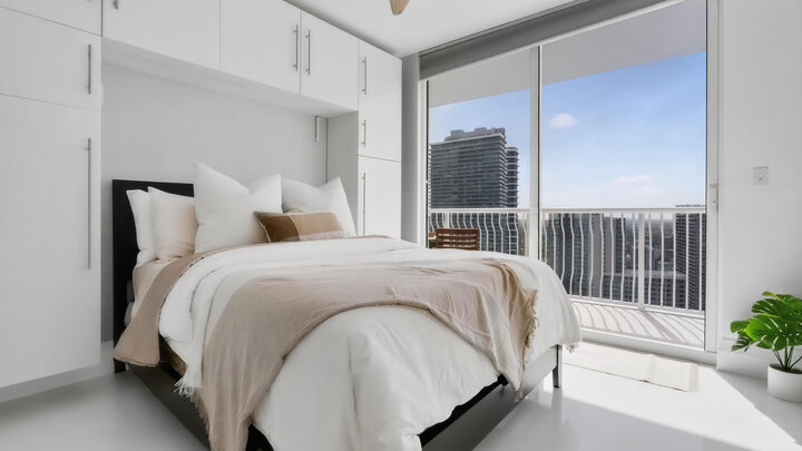 Property Photo:  1200 Brickell Bay Drive 4324  FL 00N/A 
