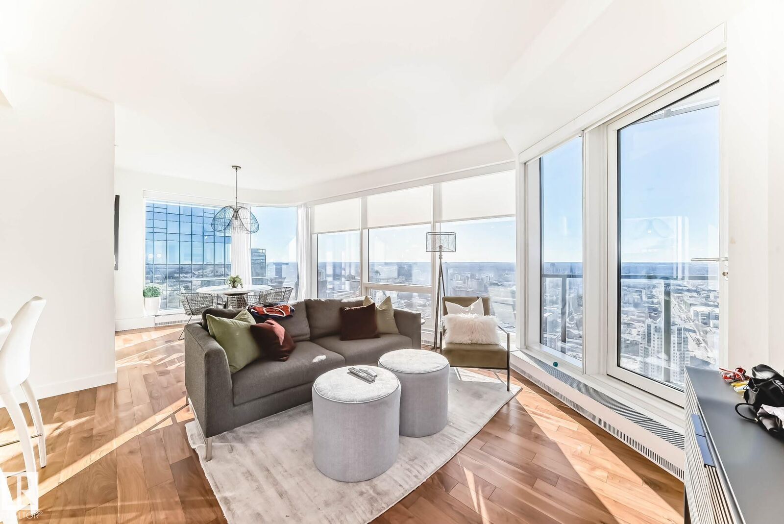 Property Photo:  10360 102 Street NW 3710  AB T5J 0K6 
