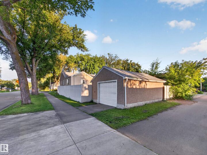 Property Photo:  12403 92 Street NW  AB T5G 1B8 