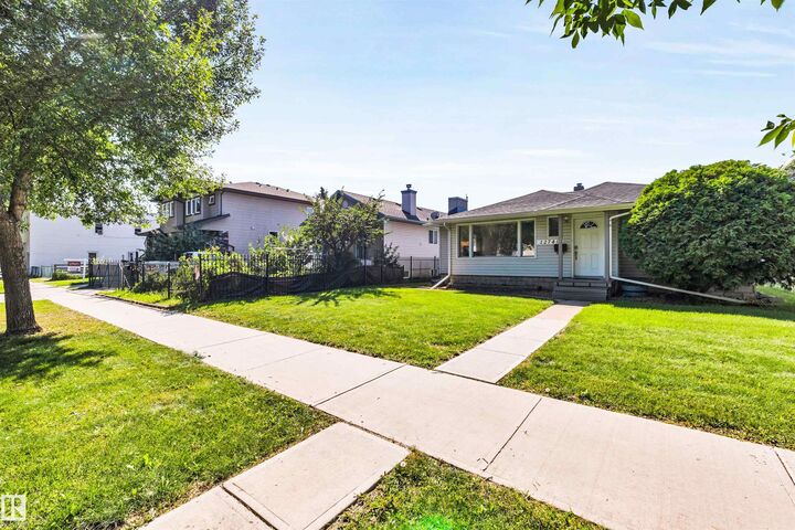 Property Photo:  12740 118 Street NW  AB T5E 5K8 