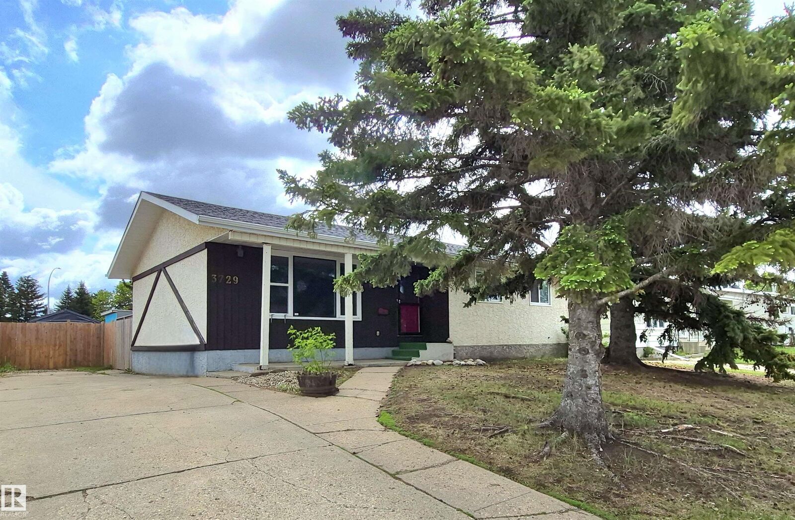 Property Photo:  3729 54 Street  AB T9A 2L1 