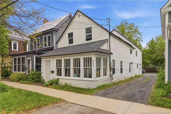 323 Saunders Street — photo 1