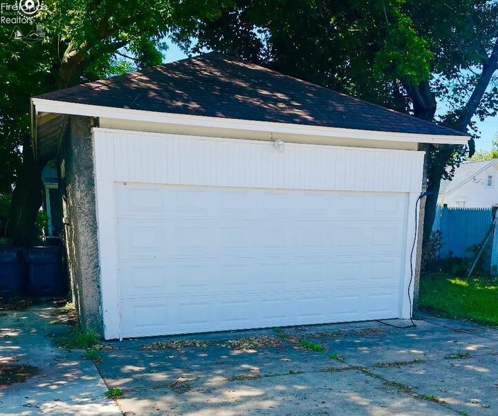 Property Photo:  907 Central Avenue  OH 44870 
